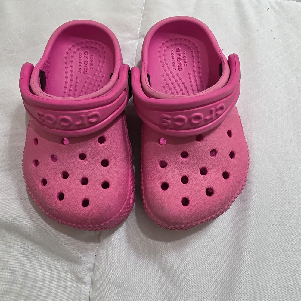 ☆ Crocs Kids Pink Clogs Size 5